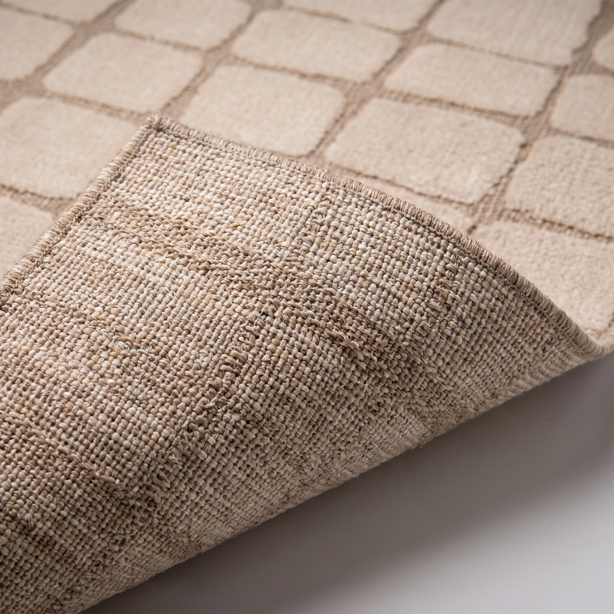 Angle et pli du tapis Eygalières - détail du tissage