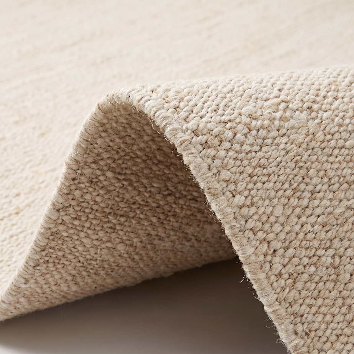 Angle et pli du tapis Verdon Naturel - détail du tissage