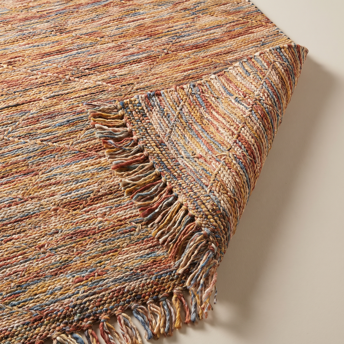 Angle et pli du tapis Riquewihr Multico - détail du tissage