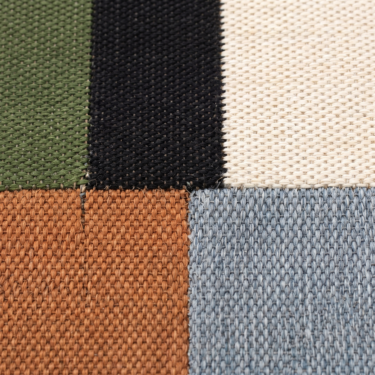 Zoom qualité du tissage du tapis Banyuls Multico