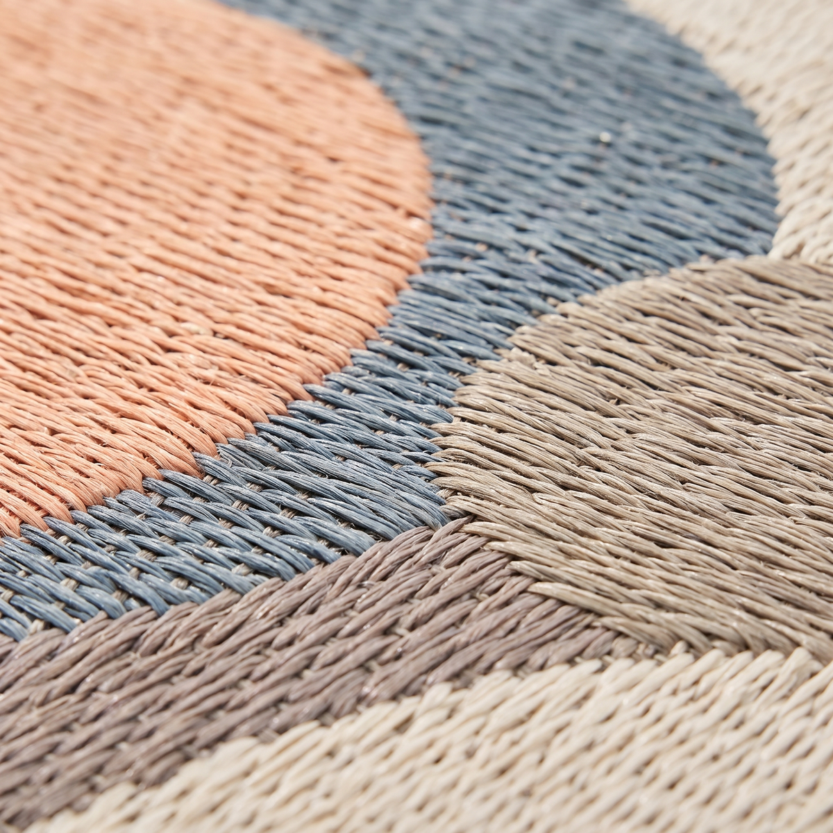 Zoom qualité du tissage du tapis Hossegor Multico