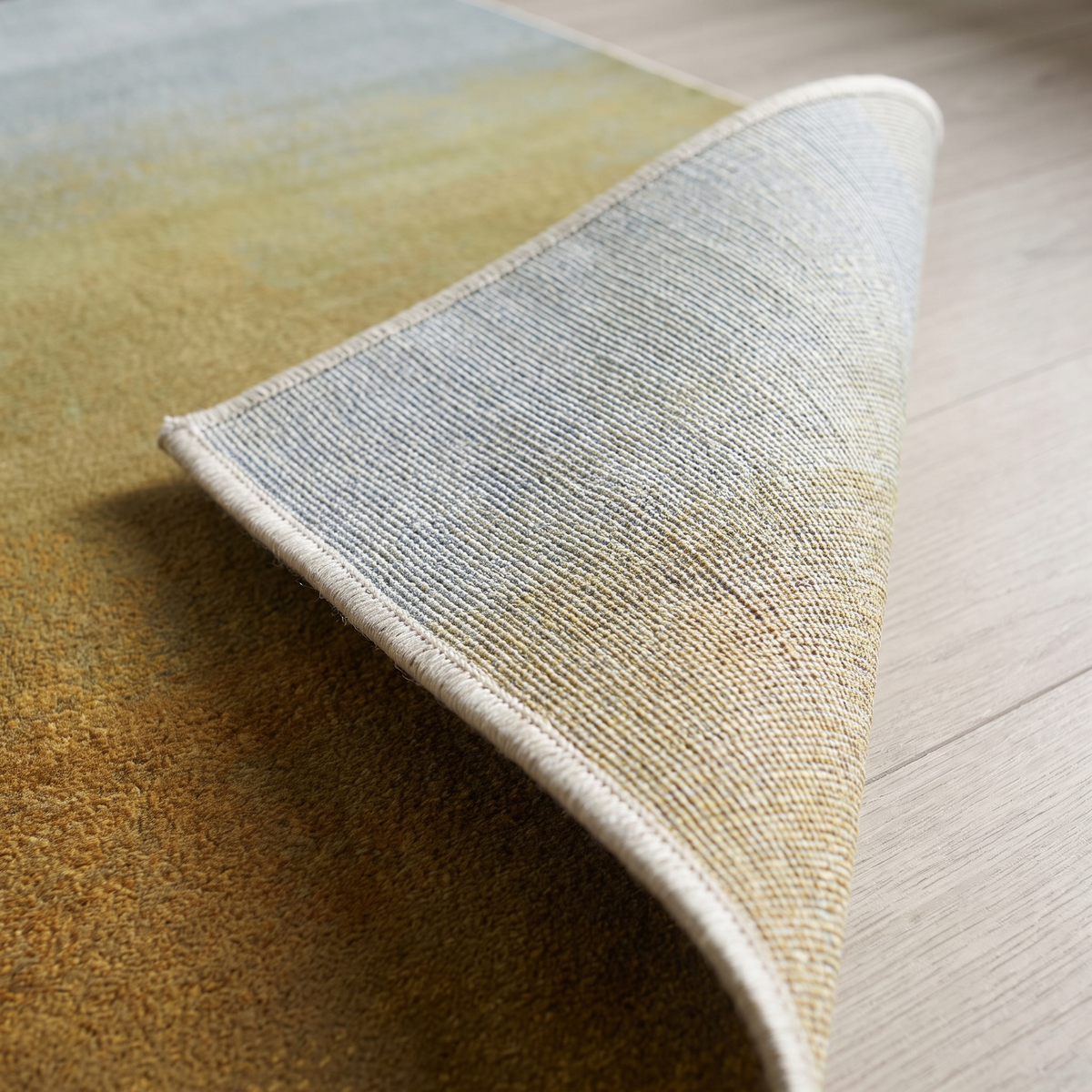 Angle et pli du tapis Sare Thym - détail du tissage
