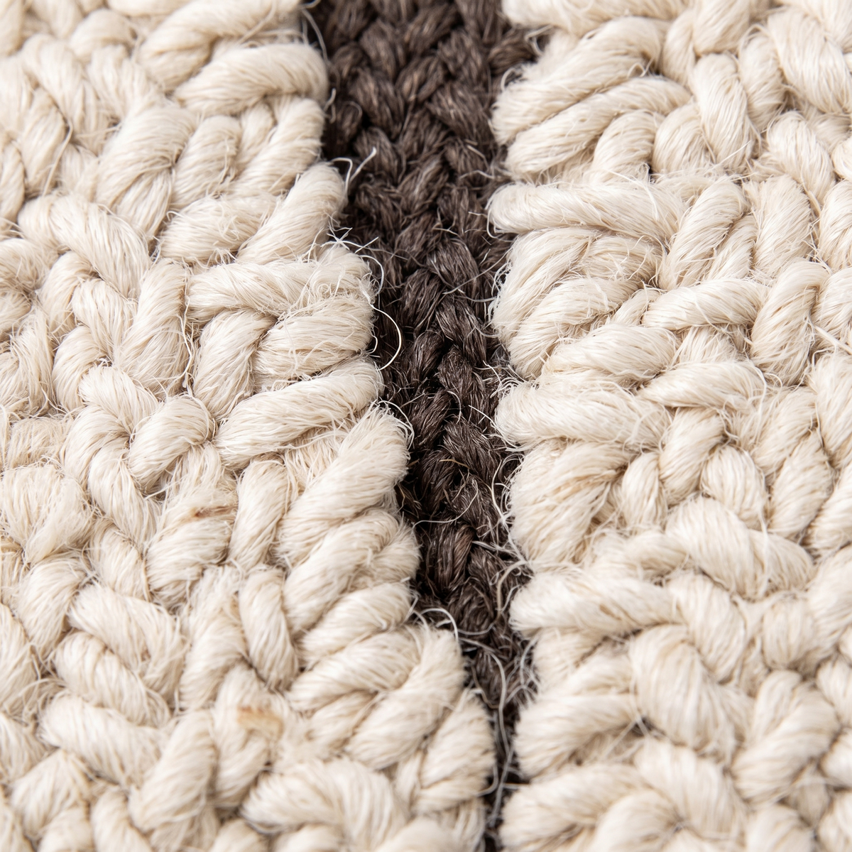 Zoom qualité du tissage du tapis Galet recyclé Bonnieux
