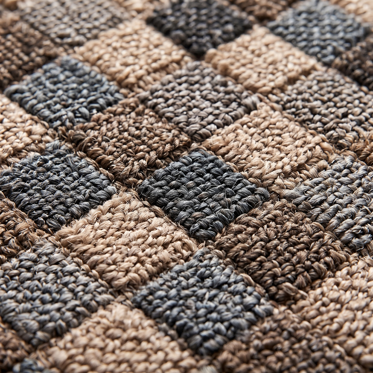 Zoom qualité du tissage du tapis Camargue Noisette