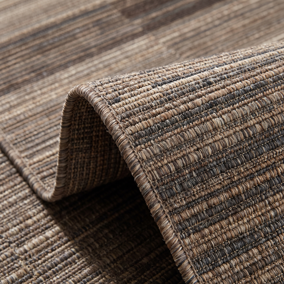 Angle et pli du tapis Bandol Naturel - détail du tissage