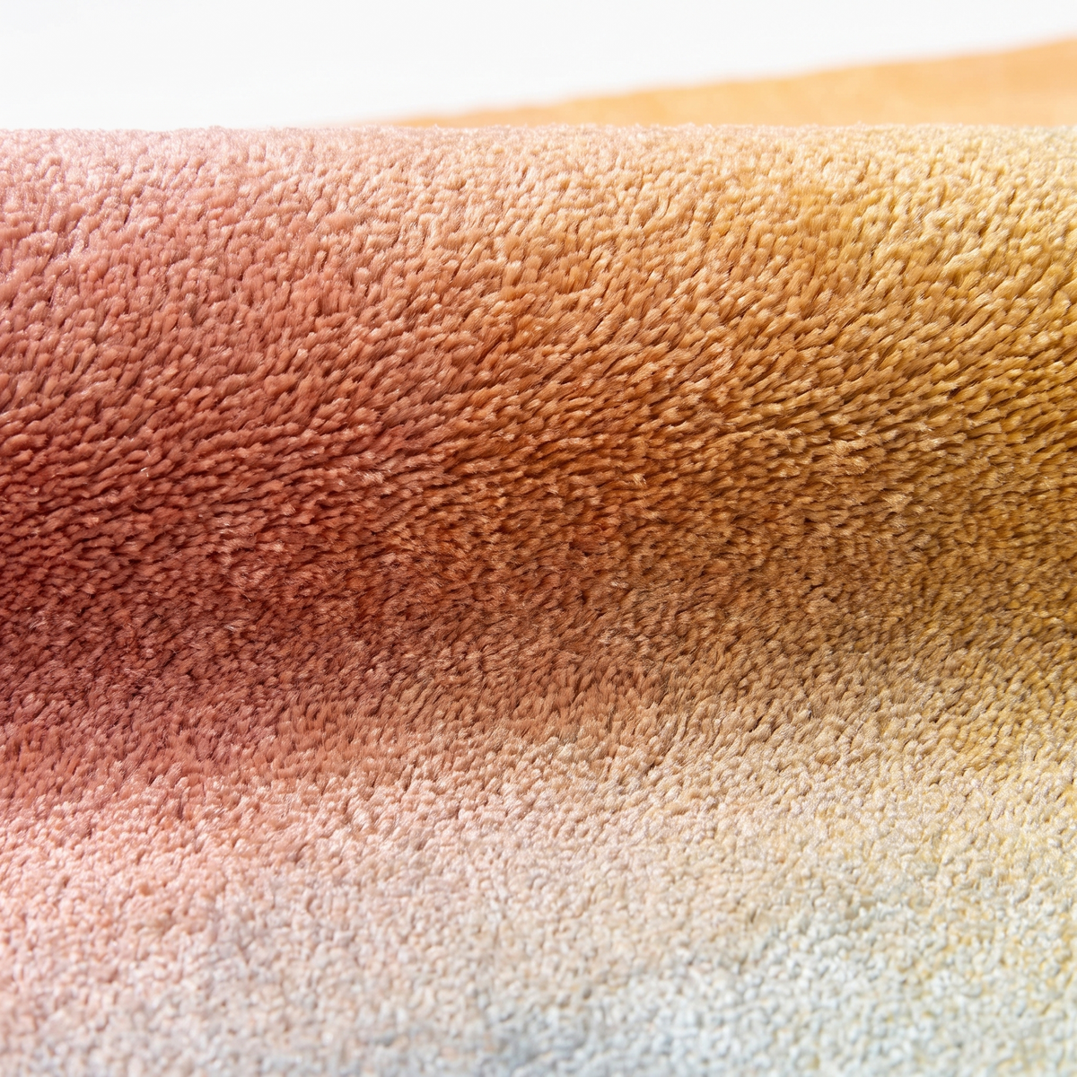 Zoom qualité du tissage du tapis Honfleur Multicolore