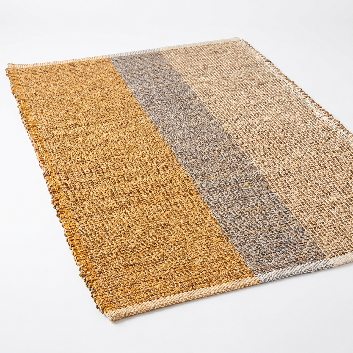 Tapis Chartreuse Mirabelle - fond blanc